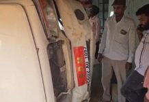 SDM की गाड़ी दुर्घटनाग्रस्त, ड्राइवर और आरक्षक गंभीर रूप से घायल